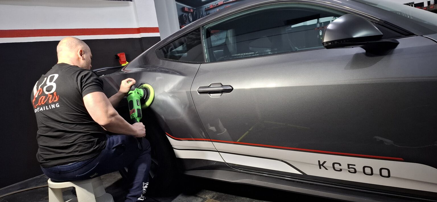 V8 CARS DETAILING: Uso de productos específicos de alta calidad